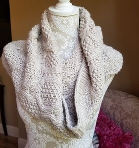 Ann Taylor knitted Infiniti scarf